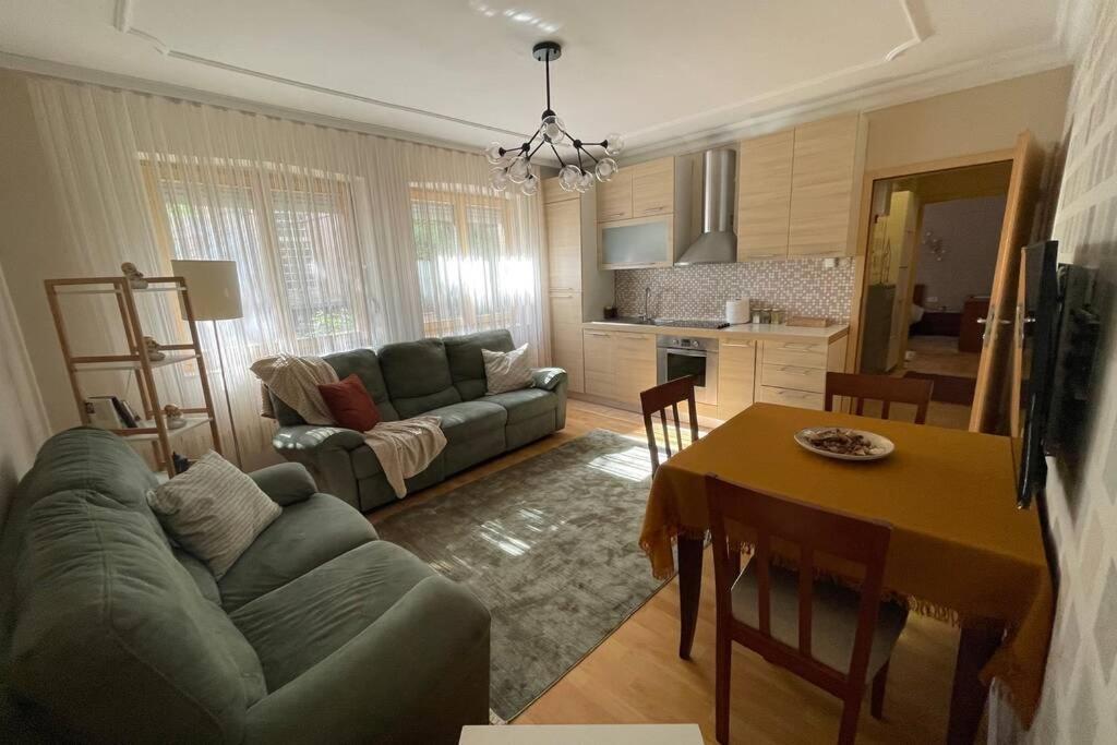Cozy Apartment In The Old Center Of Prishtina بريشتاين المظهر الخارجي الصورة