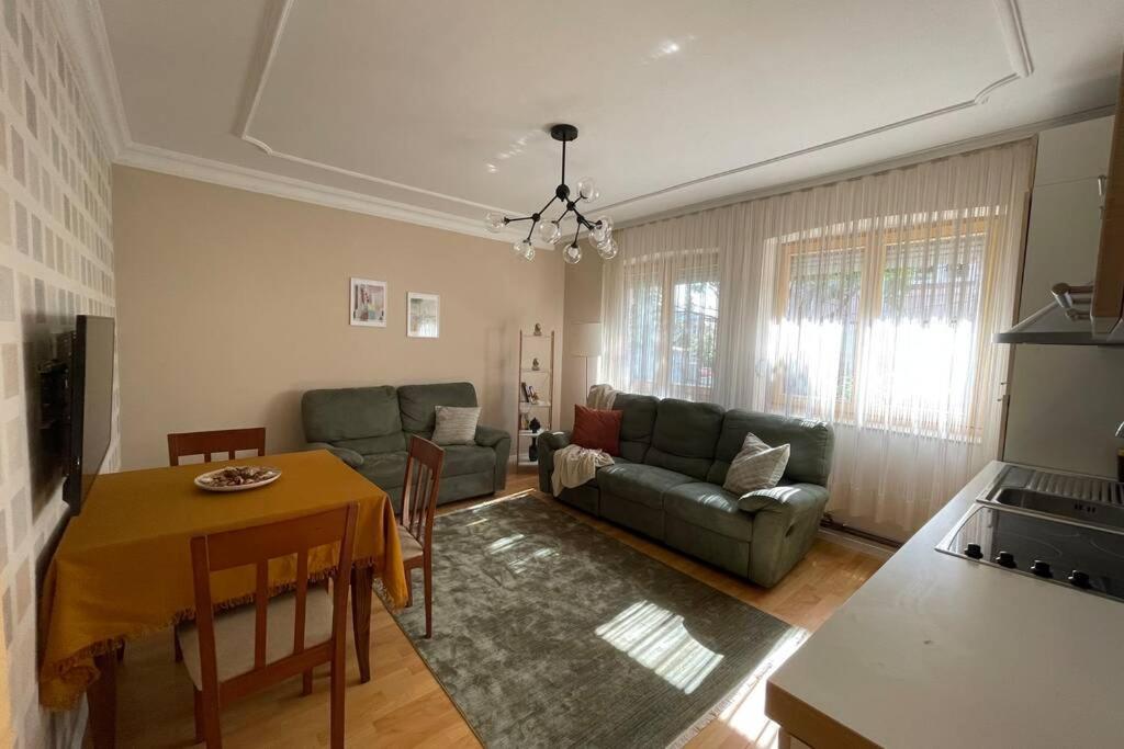 Cozy Apartment In The Old Center Of Prishtina بريشتاين المظهر الخارجي الصورة